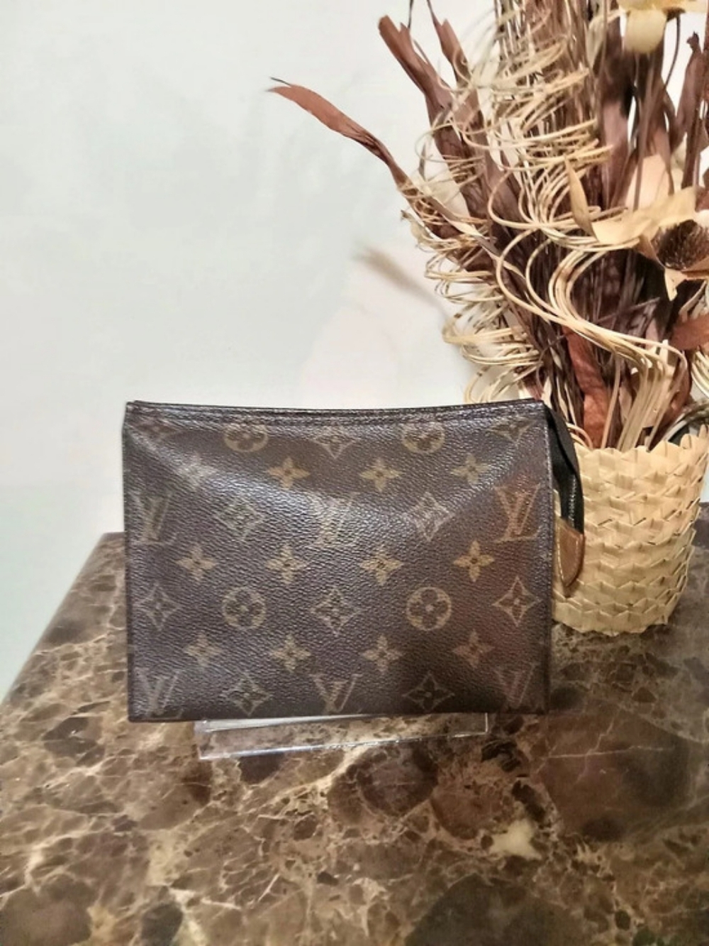 Louis Vuitton Authentic Toiletry Pouch 26 Monogram Brown EUC